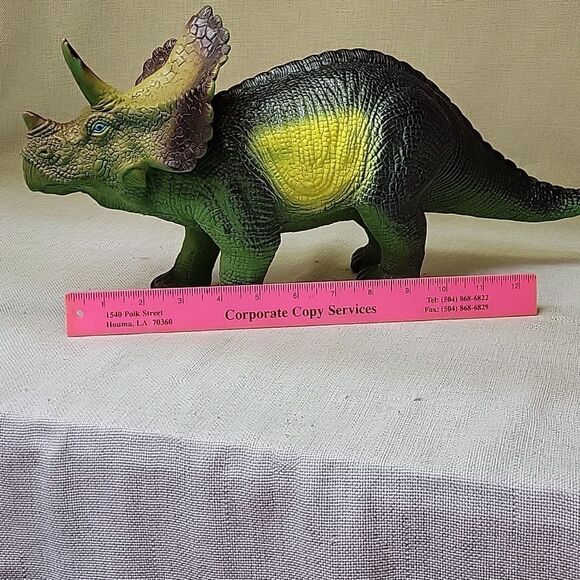 Vintage 2005 Toy Major Trading Co. Large Triceratops Rubbery Dinosaur Figure - Picture 2 of 6